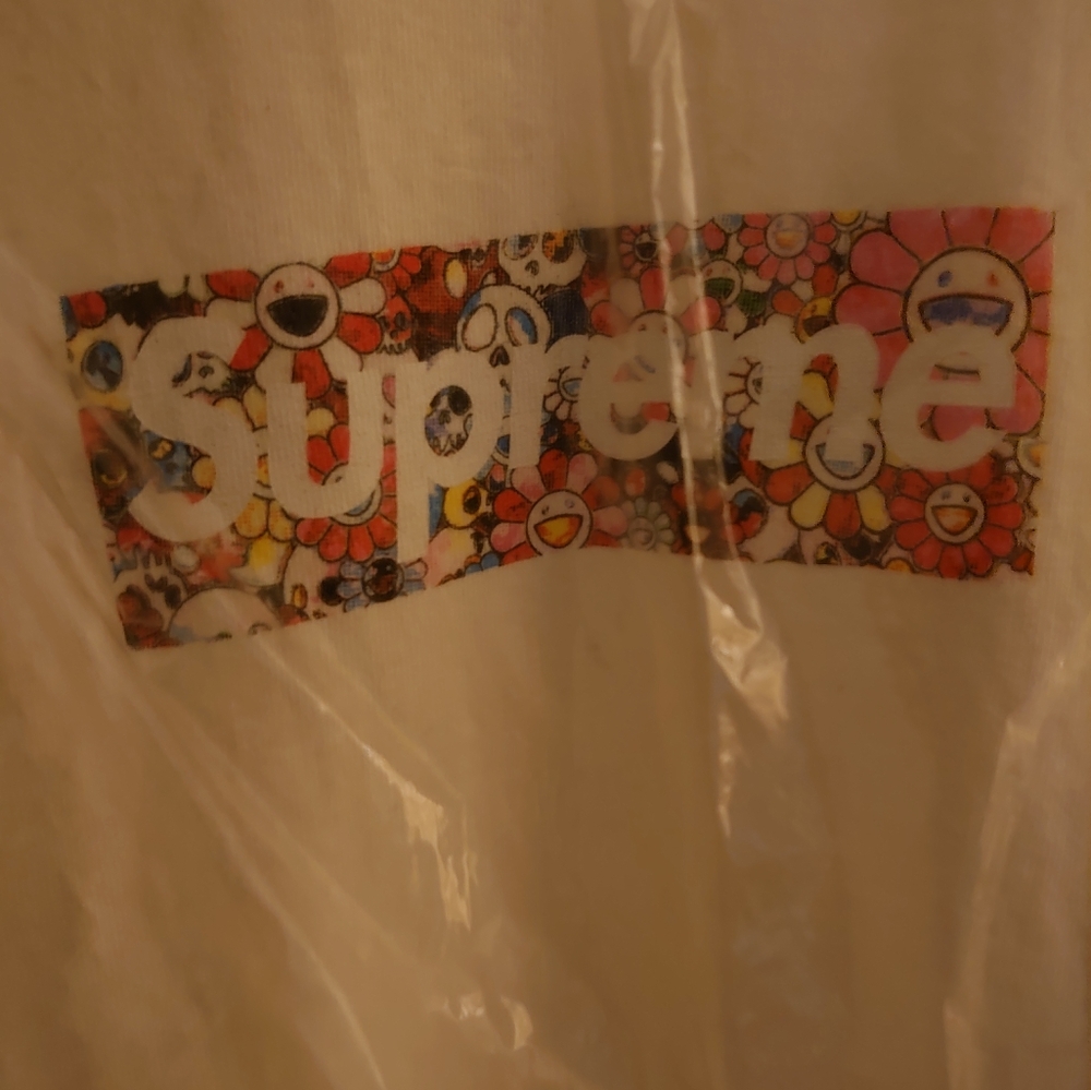 Supreme Covid box Logo